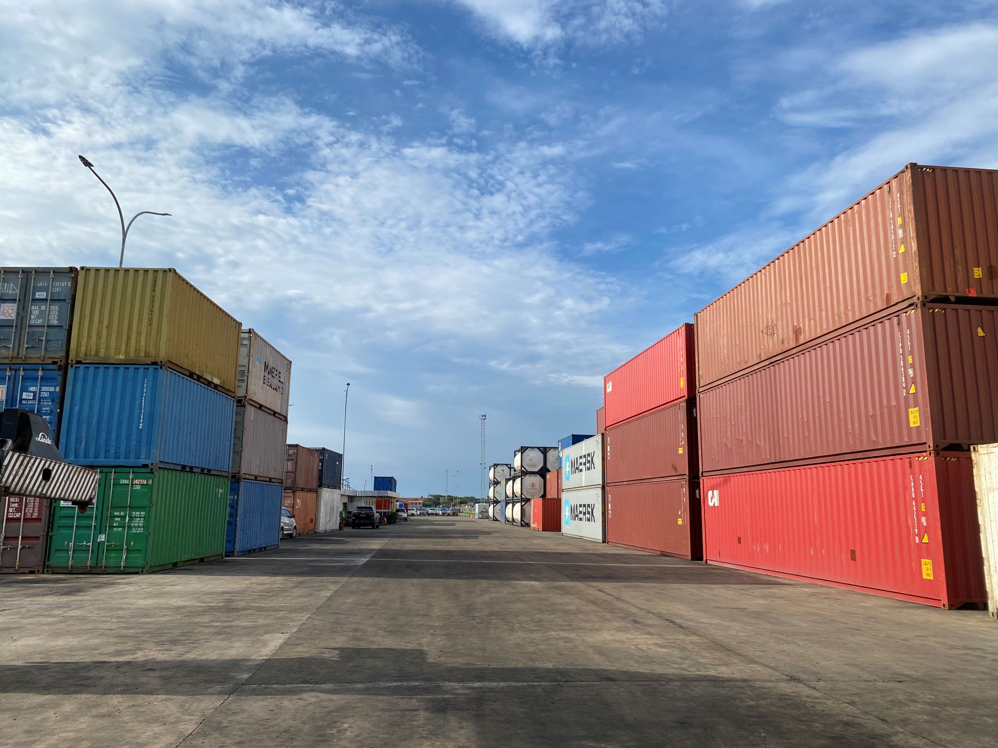 GL Forwarding container depot